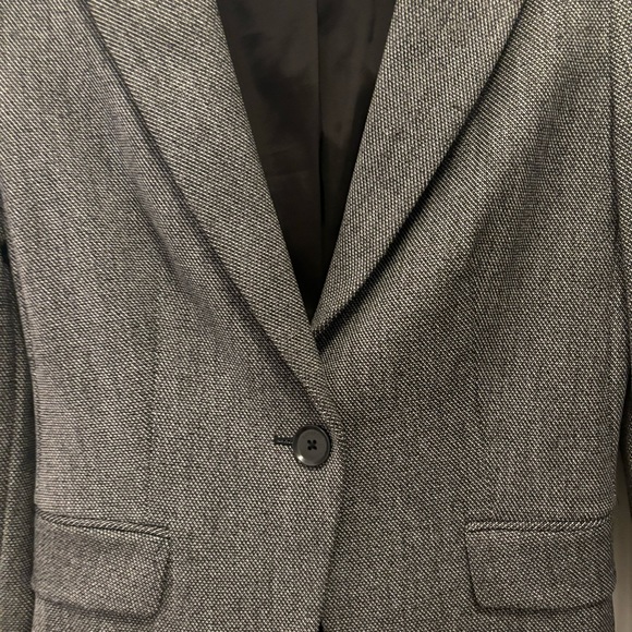 Express Suit - Picture 3 of 9